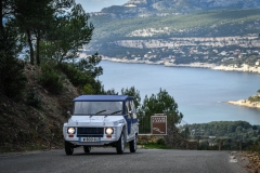 Mehari-electrique-en-location-a-Cassis-sur-la-route-des-cretes