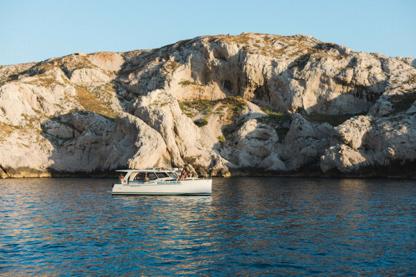 Croisière dans les calanques du Frioul avec café & baignade - Vieux Port CNTL