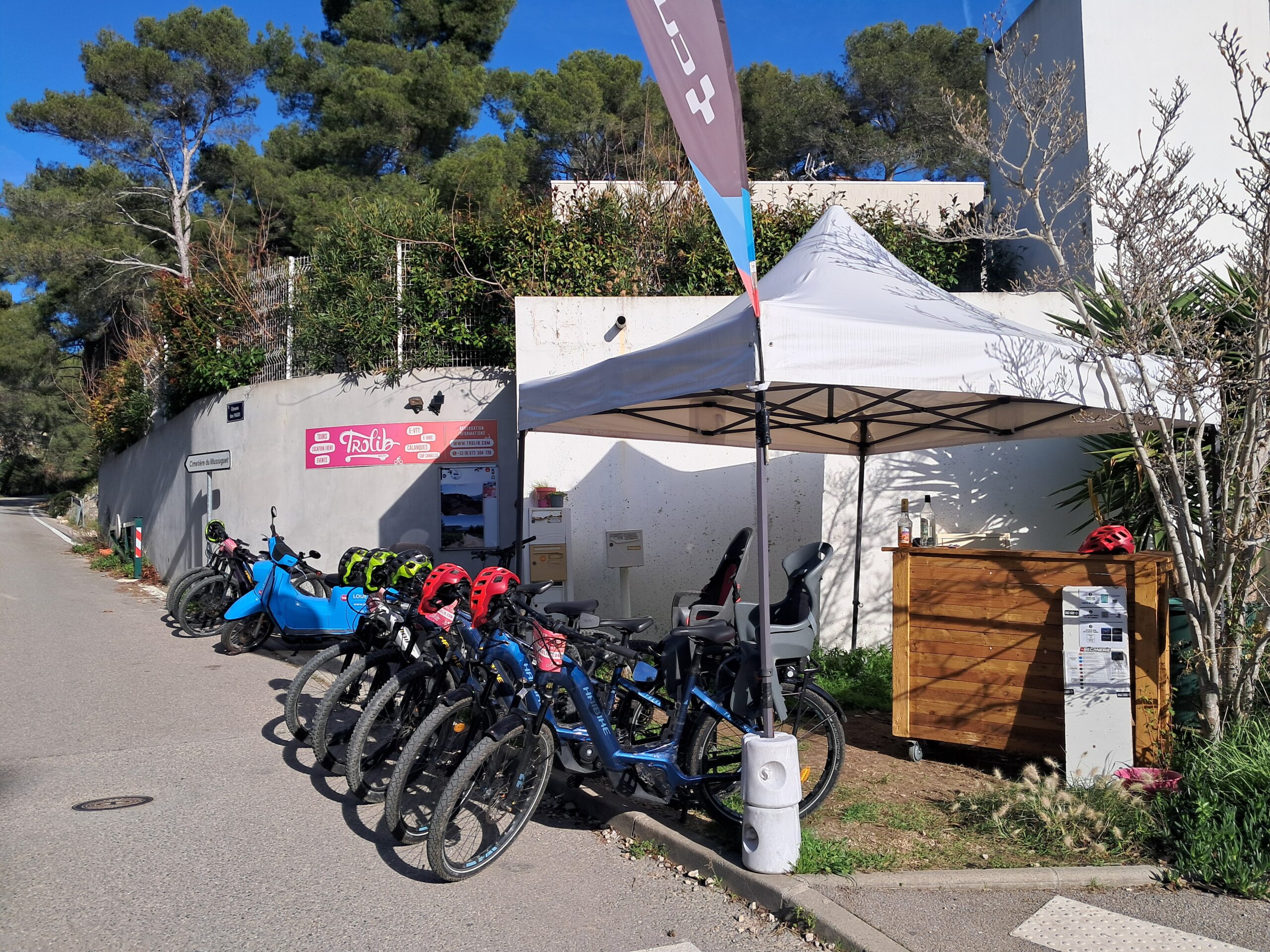 Location de vtt électriques à cassis et tours guidés