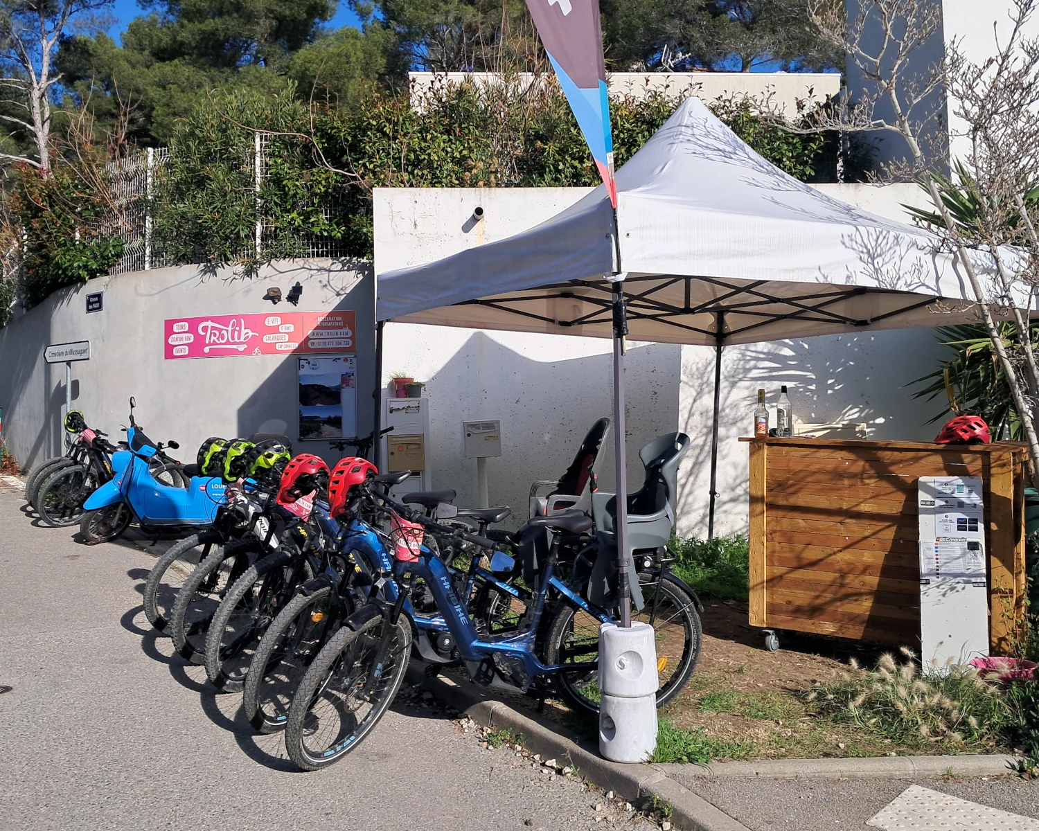 Location de vtt électriques à cassis et tours guidés