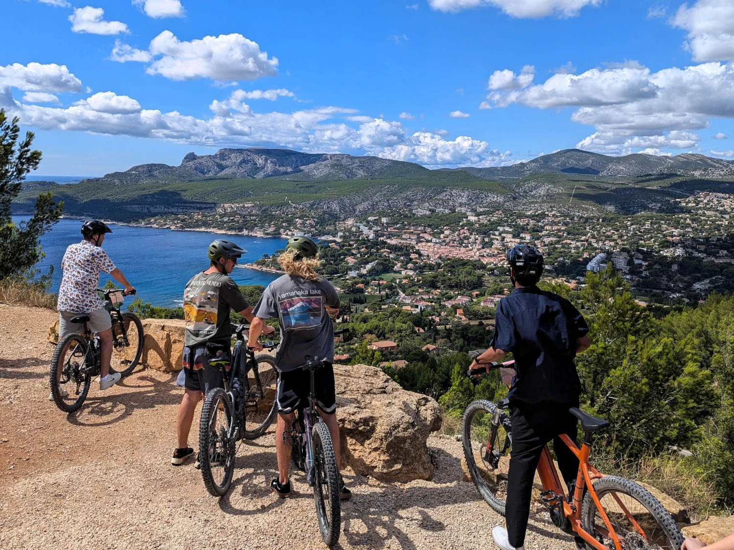 Tour privé en vtt électrique à Cassis Encadrement par un guide local bilingue diplômé
