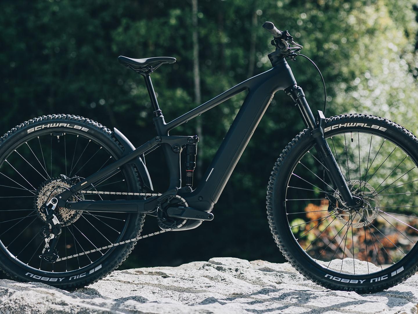 Vtt tout suspendu électrique en location à Cassis et en Provence Vtt tout suspendu électrique en location à Cassis et en Provence