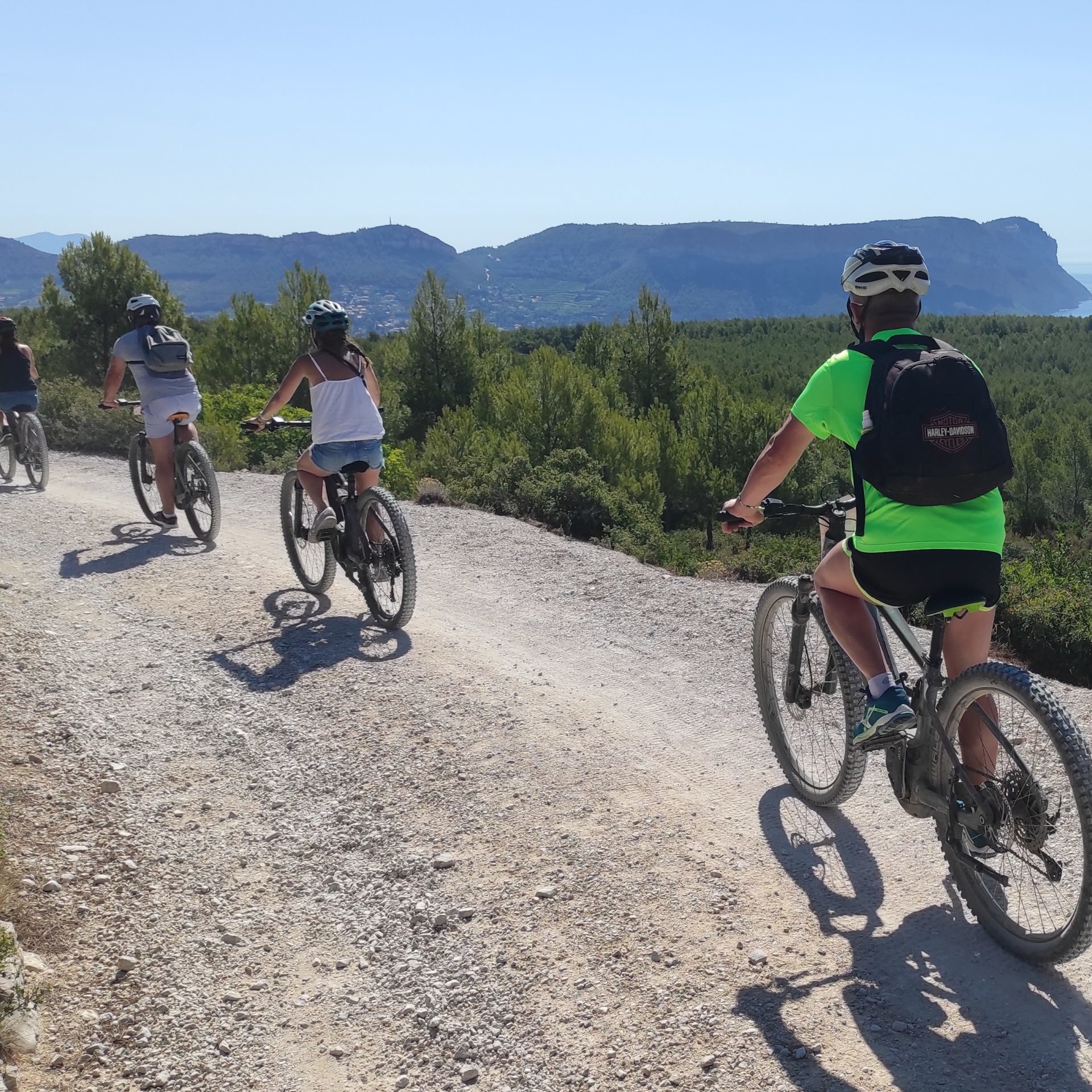 Location vélos, VTT et scooters électriques Cassis TROLIB
